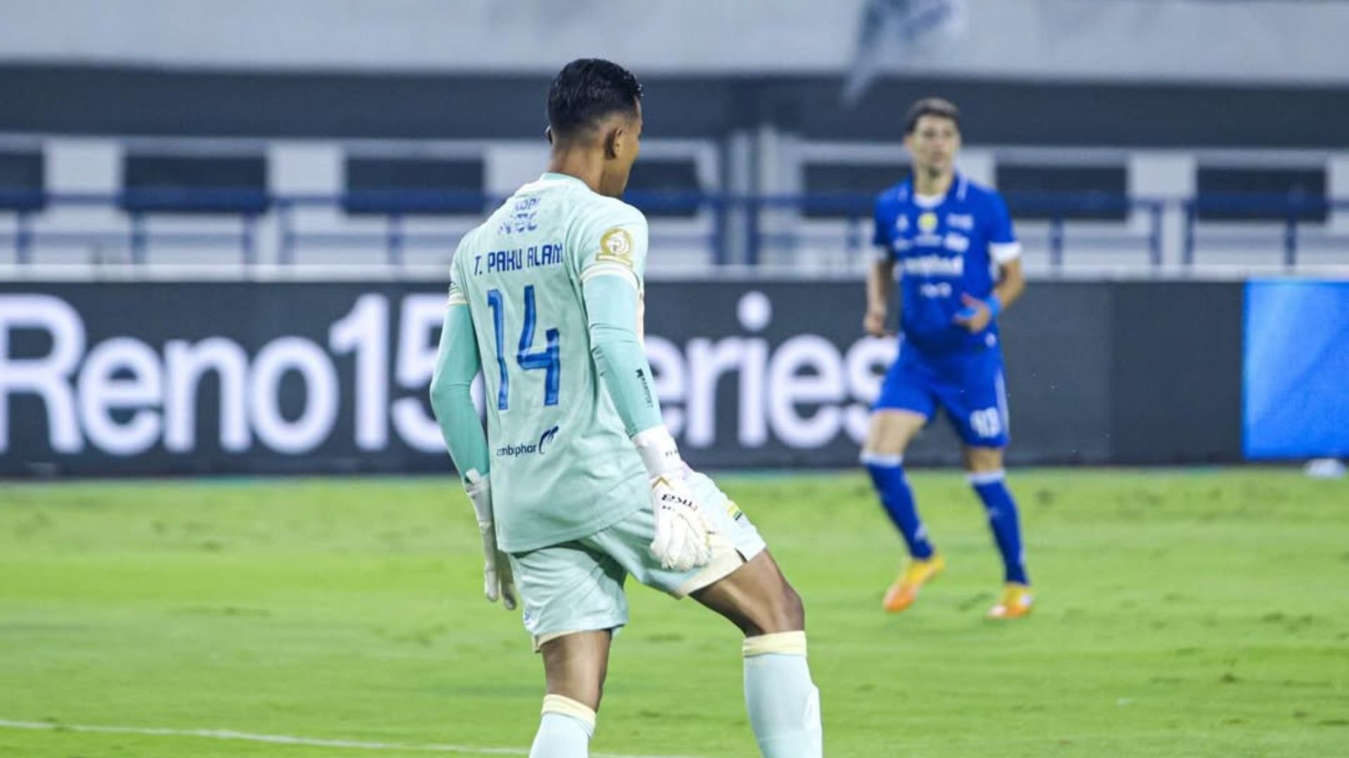 Tiga Poin di Padang, Teja Paku Alam Cetak Rekor di Bawah Mistar